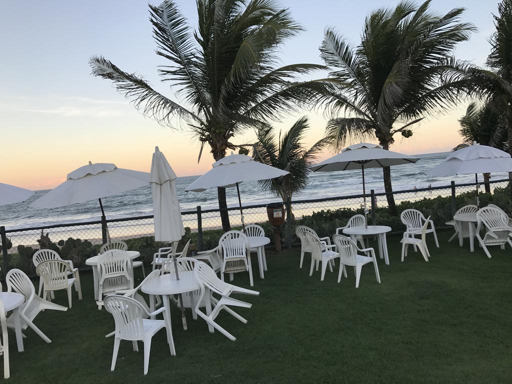 Flat Guarajuba Beira Da Praia Pe Na Areia Buitenkant foto