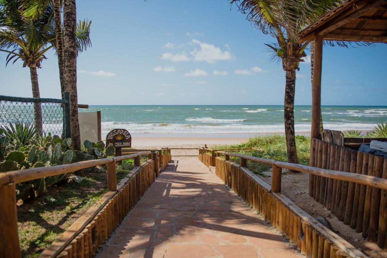 Flat Guarajuba Beira Da Praia Pe Na Areia Buitenkant foto