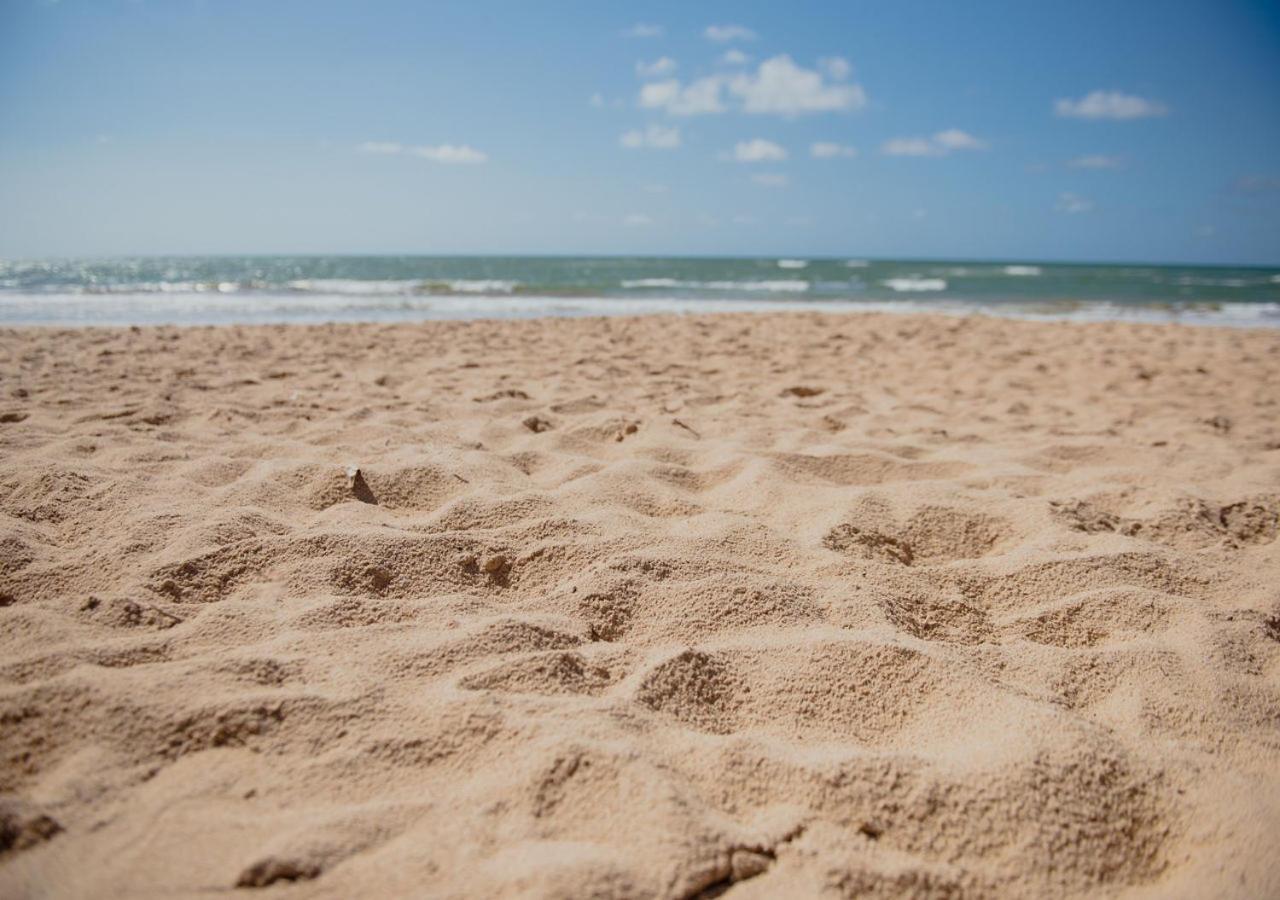 Flat Guarajuba Beira Da Praia Pe Na Areia Buitenkant foto
