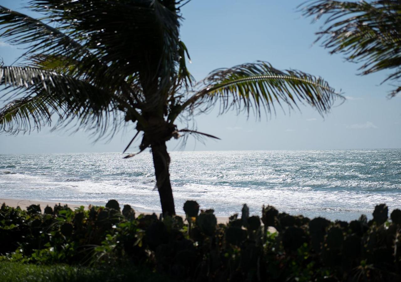 Flat Guarajuba Beira Da Praia Pe Na Areia Buitenkant foto