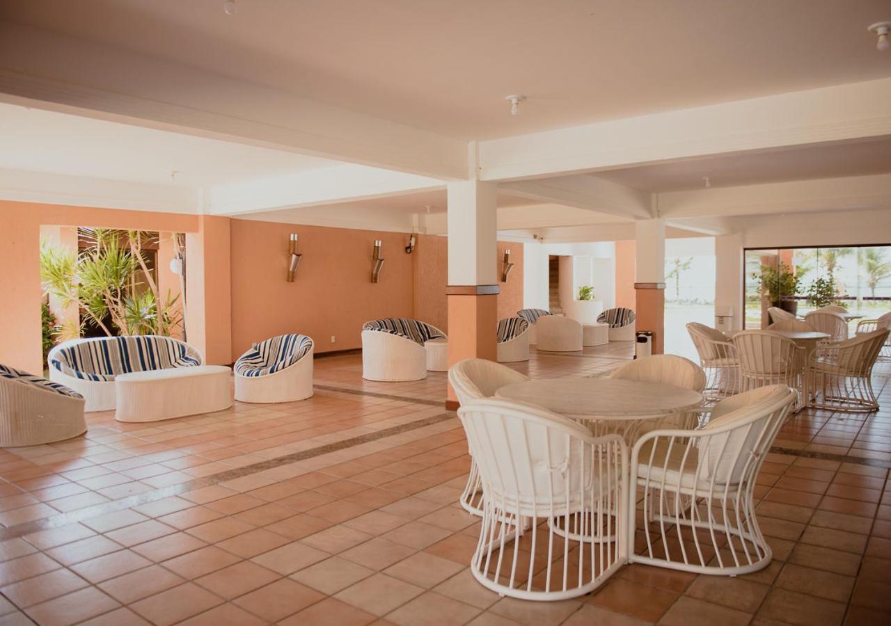 Flat Guarajuba Beira Da Praia Pe Na Areia Buitenkant foto